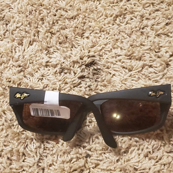 Maui Jim Peahi Sunglasses - Picture 3 of 3